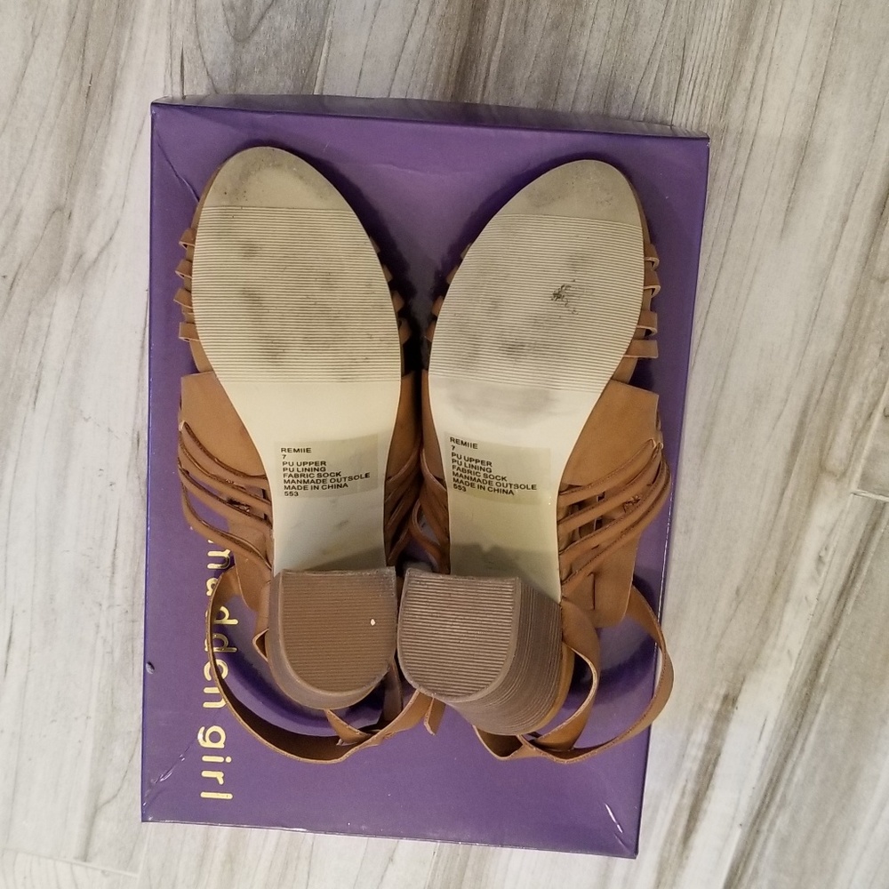 Tan Sandals - Picture 4 of 4